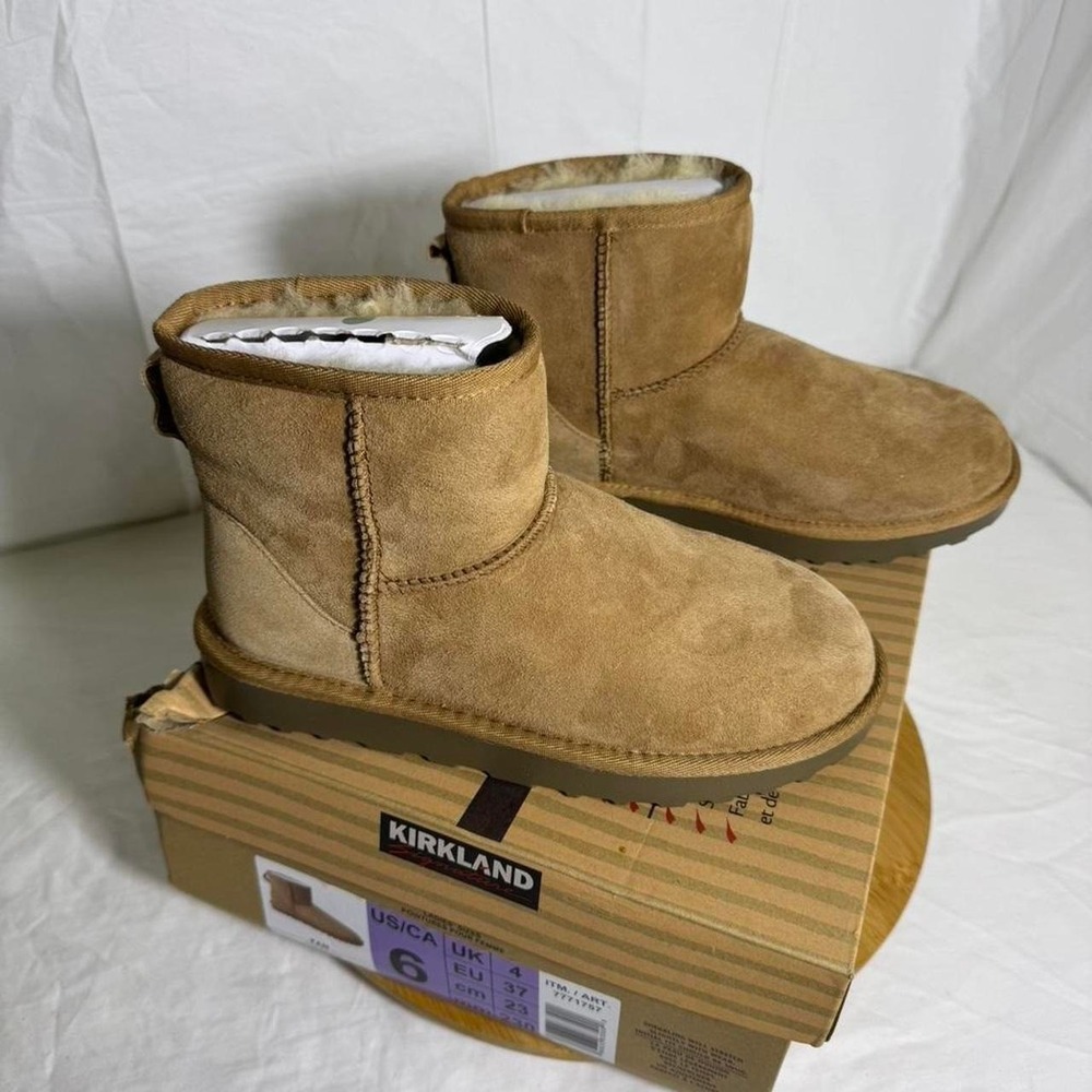 Kirkland Signature ladies' shearling boots in tan size 6